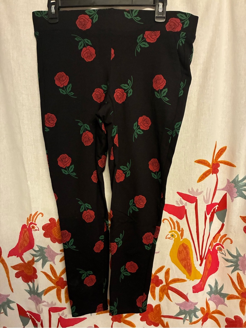New Torrid Capris Leggings w Roses Black Size 1X